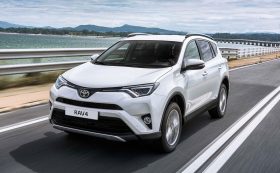 تويوتا RAV4 SE ، مثل الجديدة