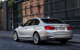 
										BMW 328i ، طقم الهيكل الرياضي Sport Line كامل									