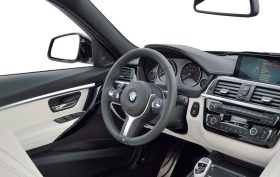 BMW 328i ، طقم الهيكل الرياضي Sport Line